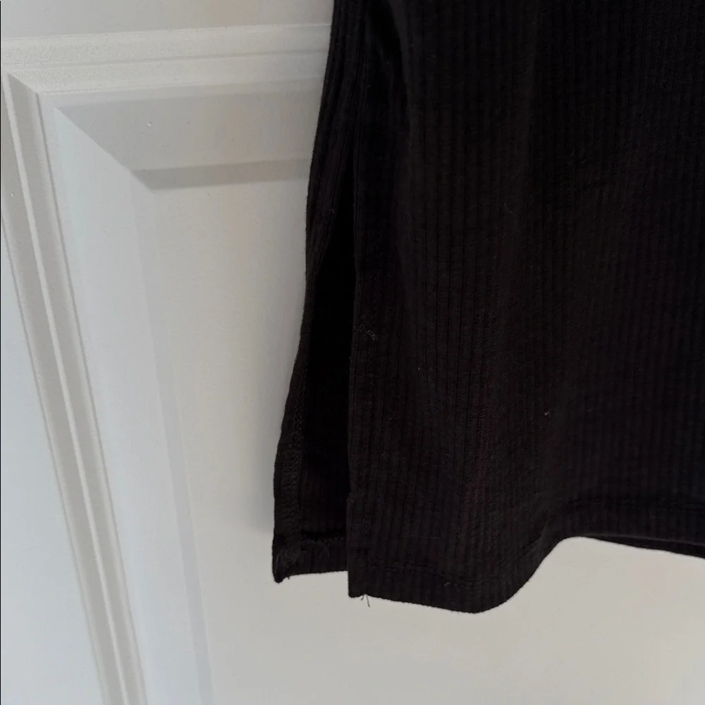 Chic Black Midi Dress with Belt - Picture 7 of 7